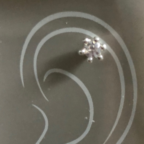 earrings - Picture 2 of 4